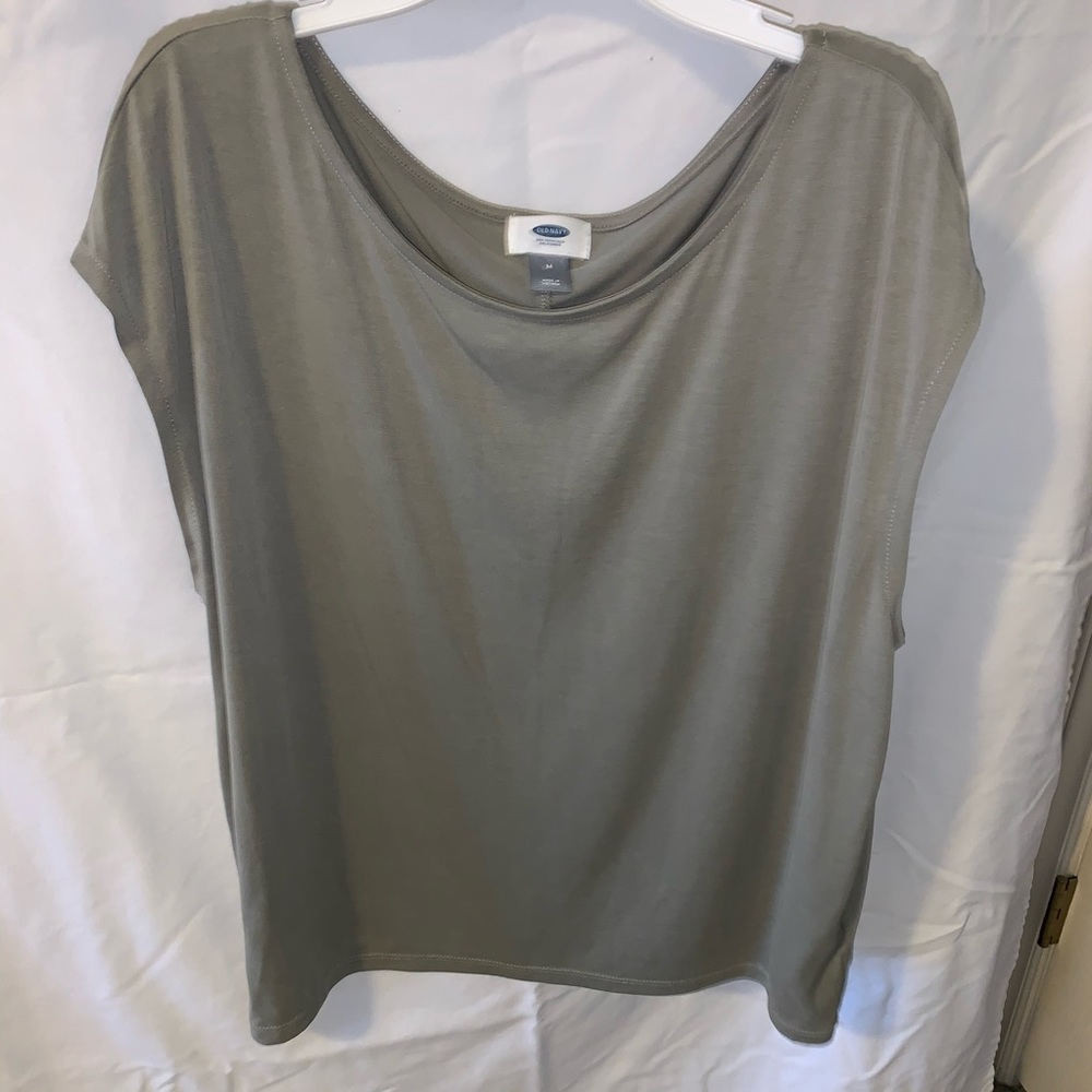 Green Old Navy Basic Tee